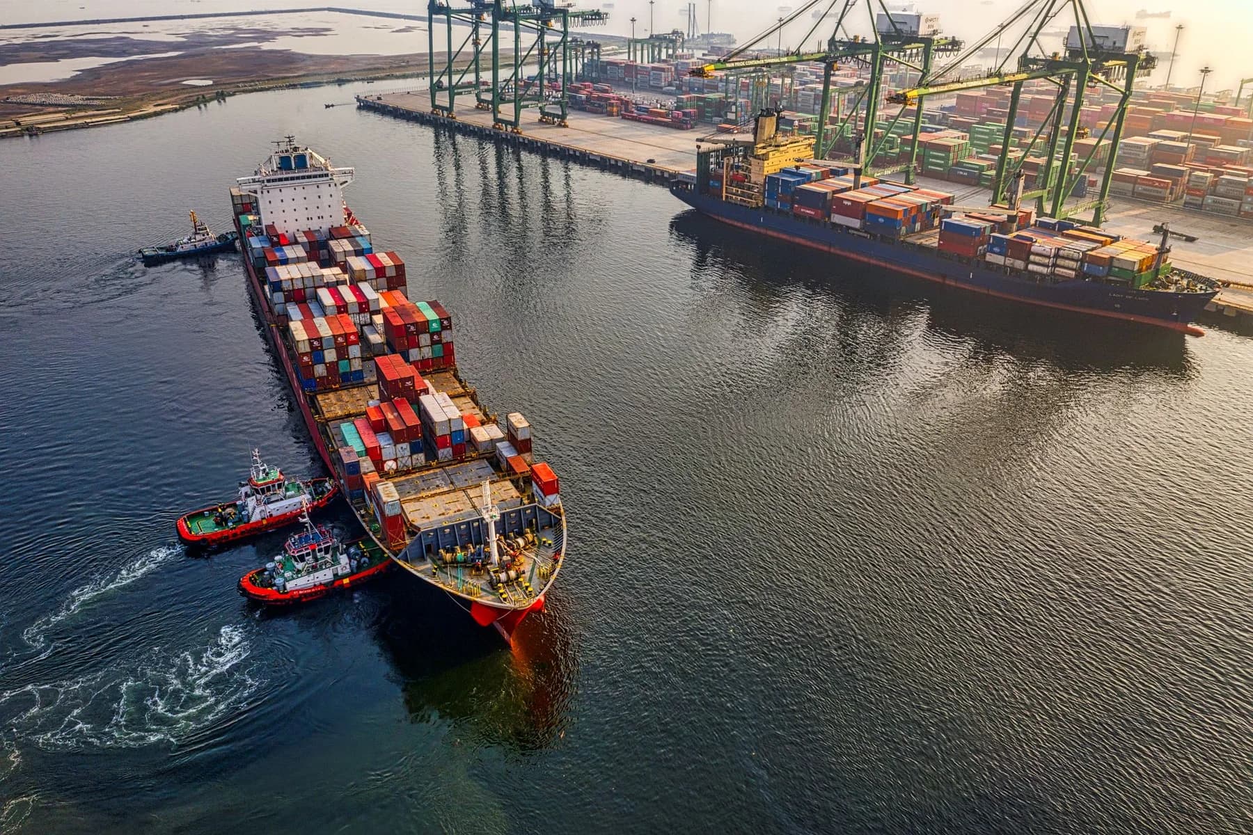 International port connecting commercial supply routes