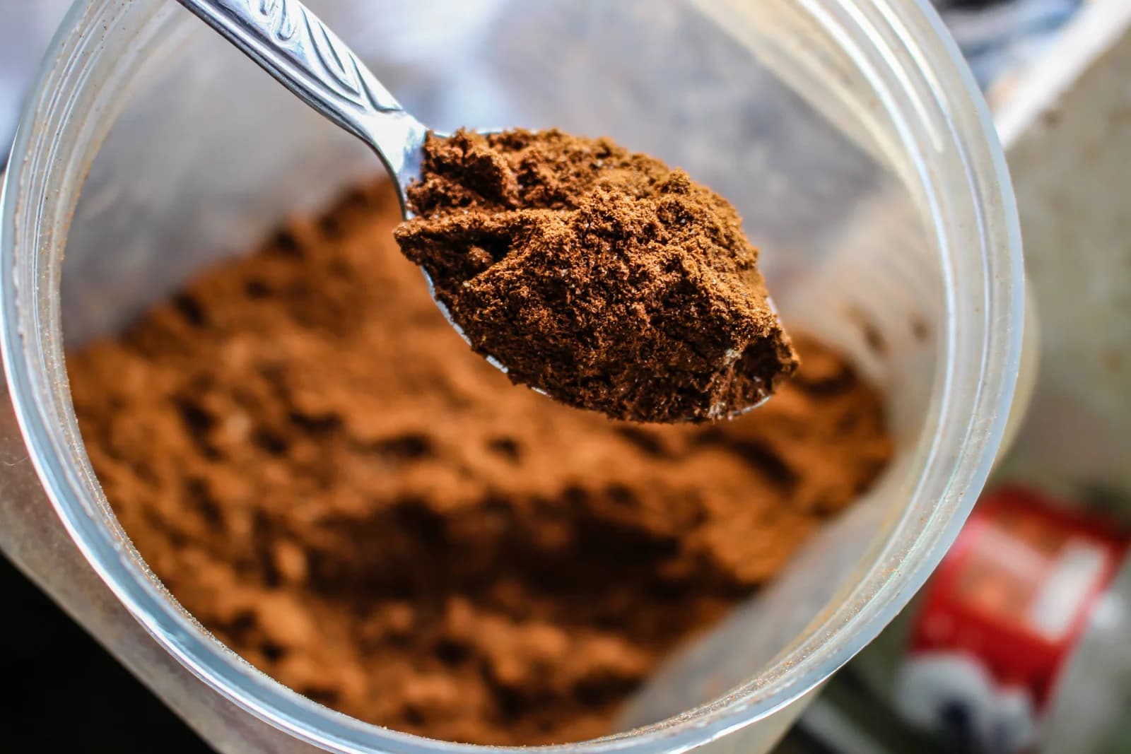 Cocoa powder representing a processed cocoa ingredient route